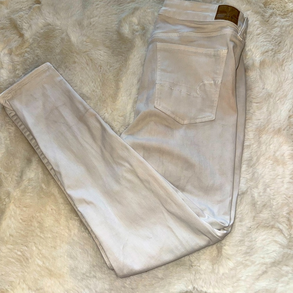 American Eagle White Stretch Jeans